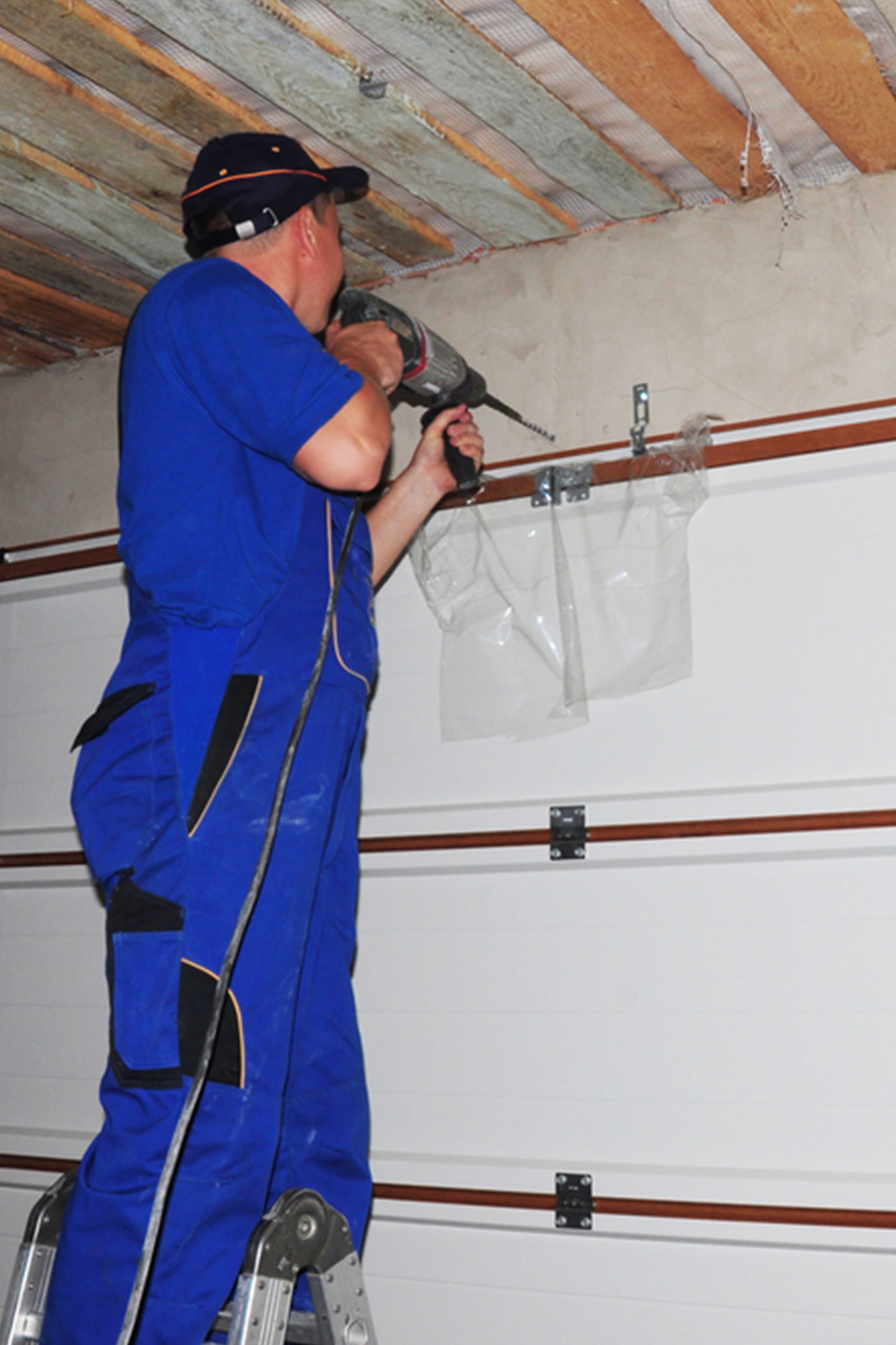 Garage door repair service